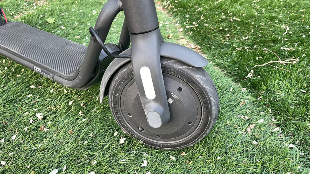 zoom sur le puissant moteur de 600 watts, Navee V40.